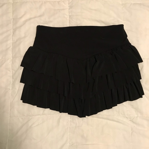 Black mini skirt - Picture 2 of 3